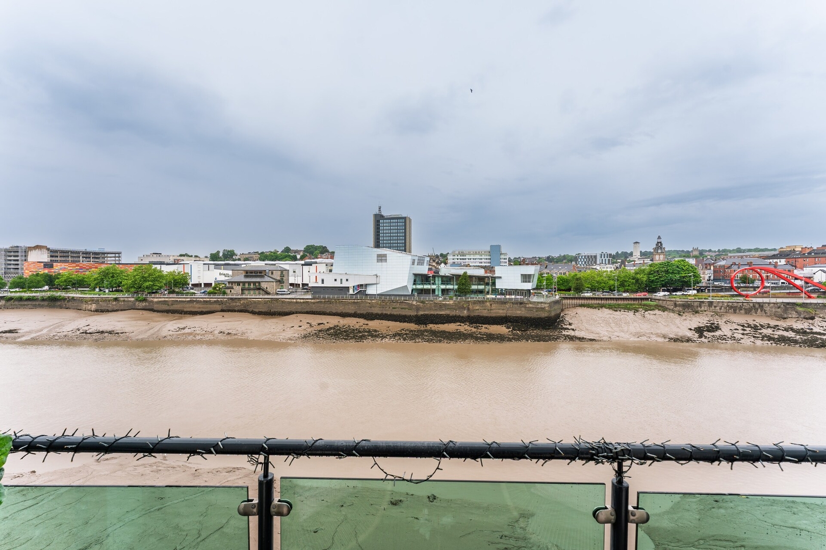 The Riverside Haven – City Centre + Parking in Bathstone Mews NP19 0PY - Property image 62 - VivreStays