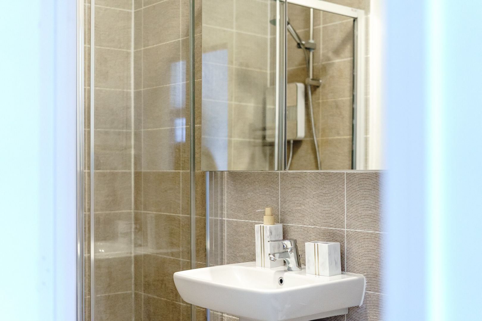 The Riverside Haven – City Centre + Parking in Bathstone Mews NP19 0PY - Property image 50 - VivreStays