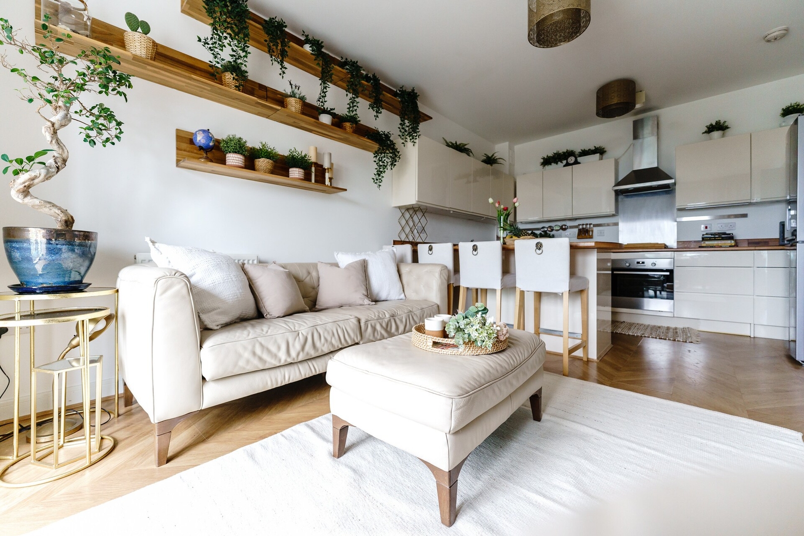 The Riverside Haven – City Centre + Parking in Bathstone Mews NP19 0PY - Property image 57 - VivreStays