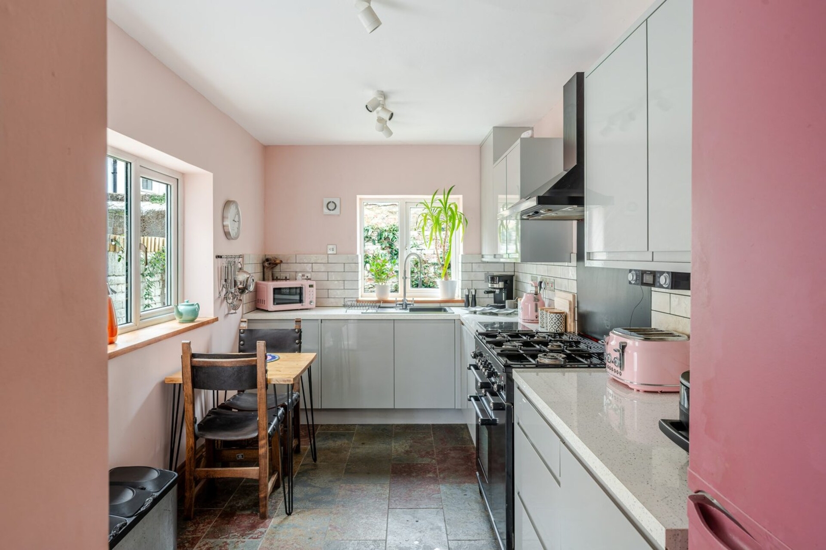 Cardiff Bay Victorian House | Garden | Sleeps 5 in 84 Hunter Street CF10 5JY - Property image 6 - VivreStays