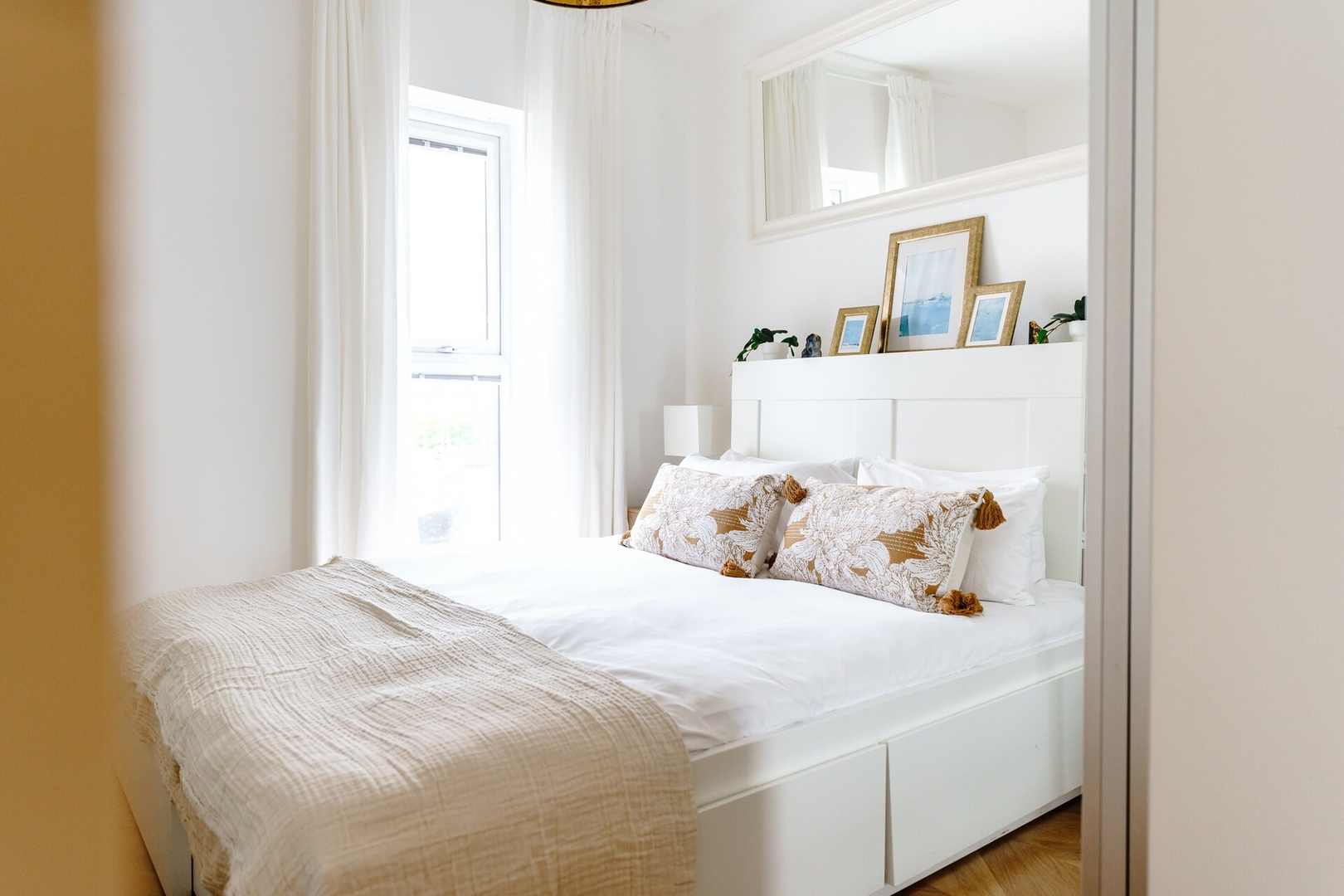 The Riverside Haven – City Centre + Parking in Bathstone Mews NP19 0PY - Property image 9 - VivreStays