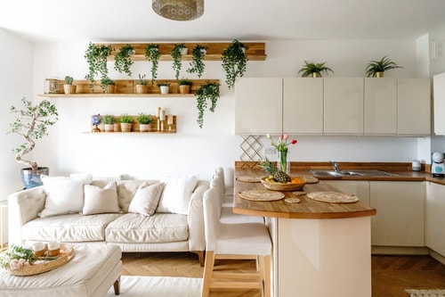 The Riverside Haven – City Centre + Parking