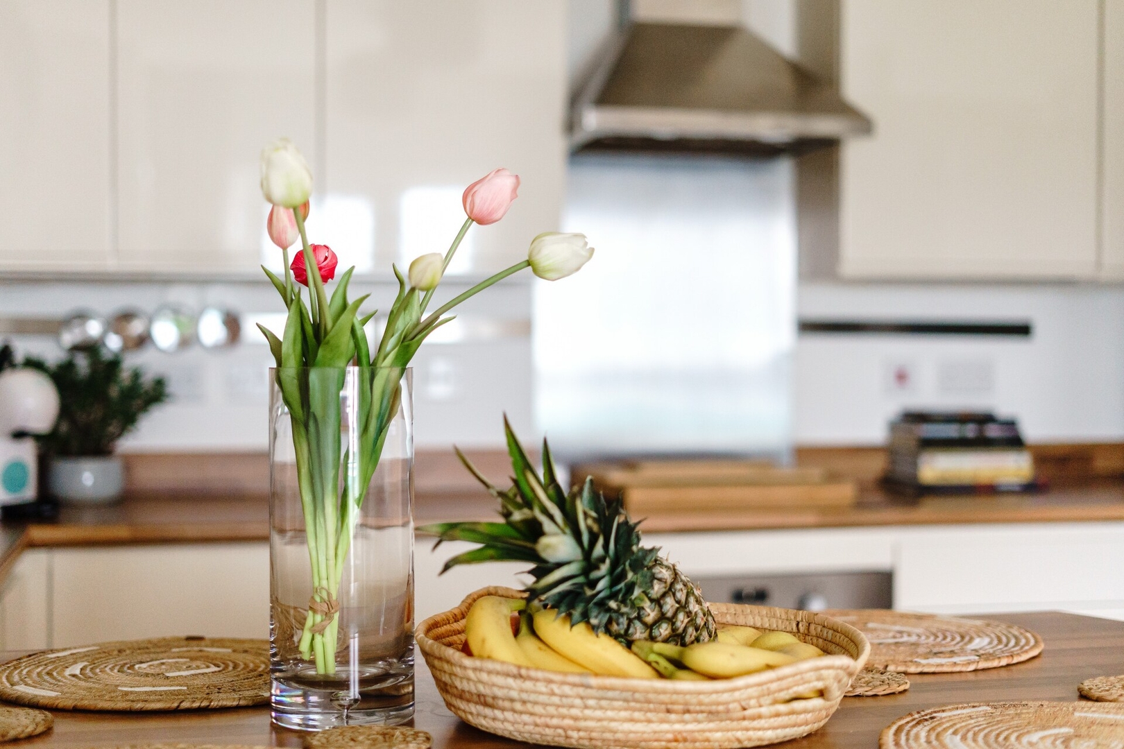 The Riverside Haven – City Centre + Parking in Bathstone Mews NP19 0PY - Property image 21 - VivreStays