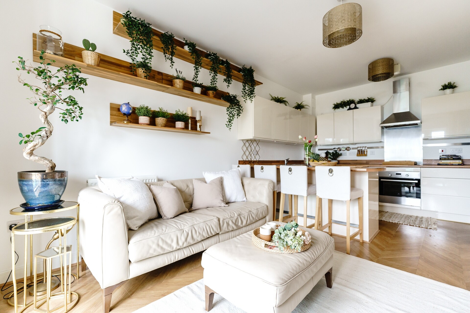 The Riverside Haven – City Centre + Parking in Bathstone Mews NP19 0PY - Property image 72 - VivreStays