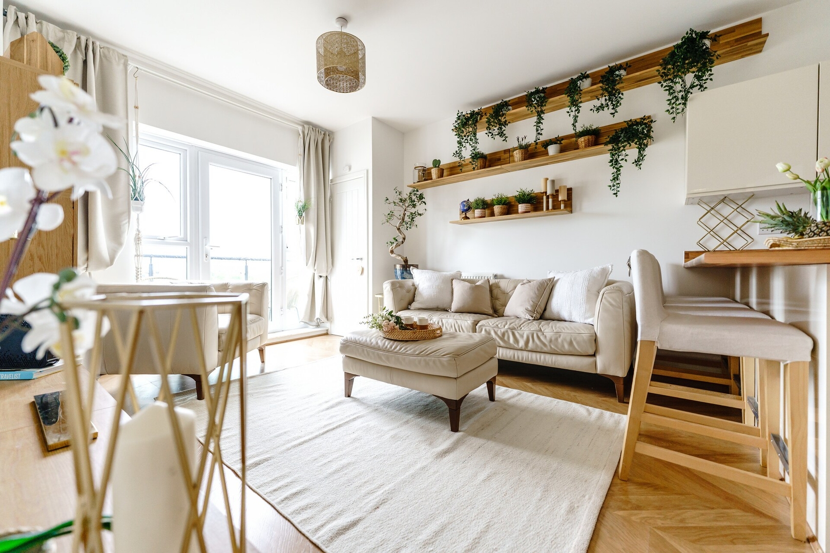The Riverside Haven – City Centre + Parking in Bathstone Mews NP19 0PY - Property image 74 - VivreStays