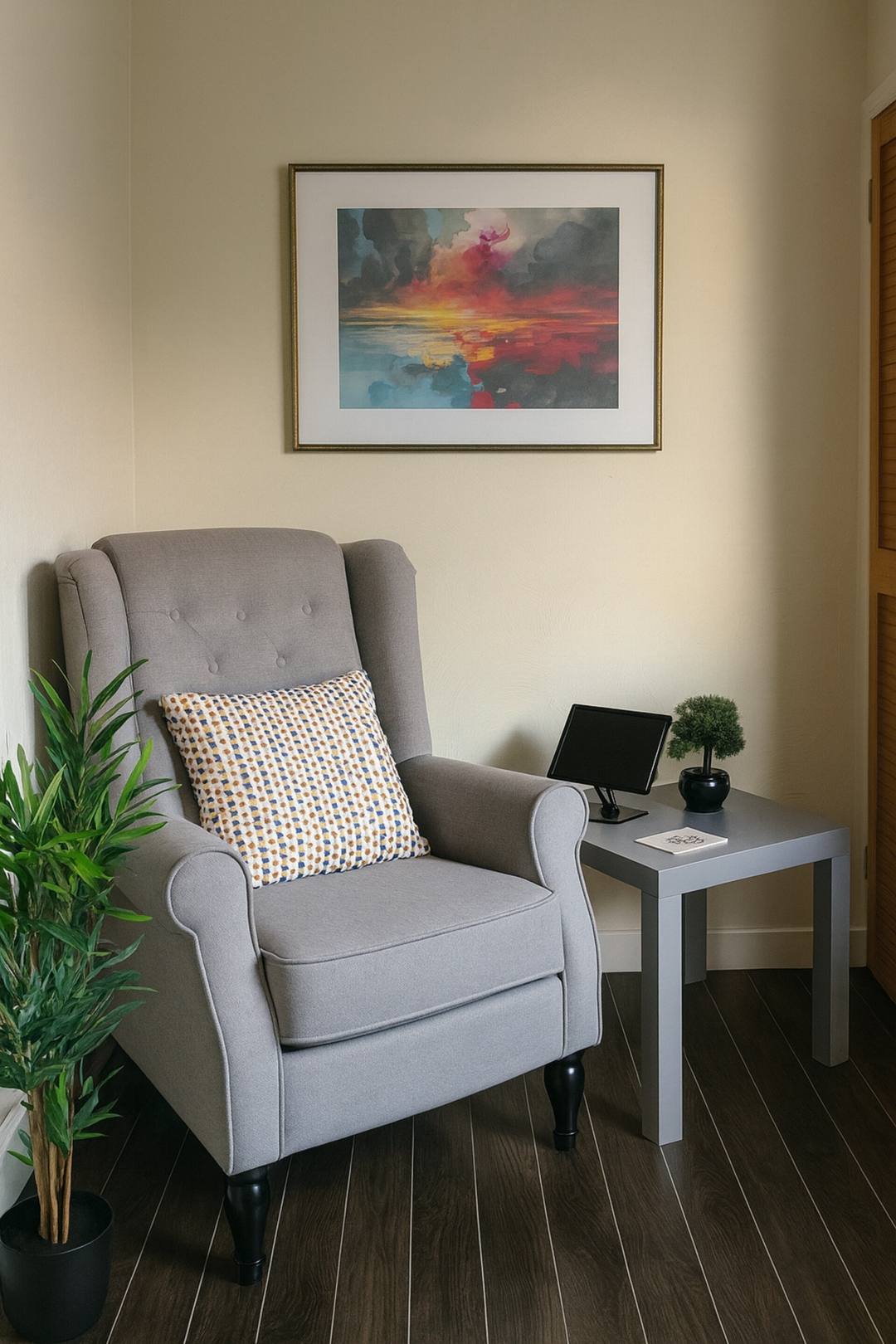 Comfortable Two-Bedroom Home in St. Dials, Cwmbran in 25 Ellwood Path NP44 4RD - Property image 11 - VivreStays
