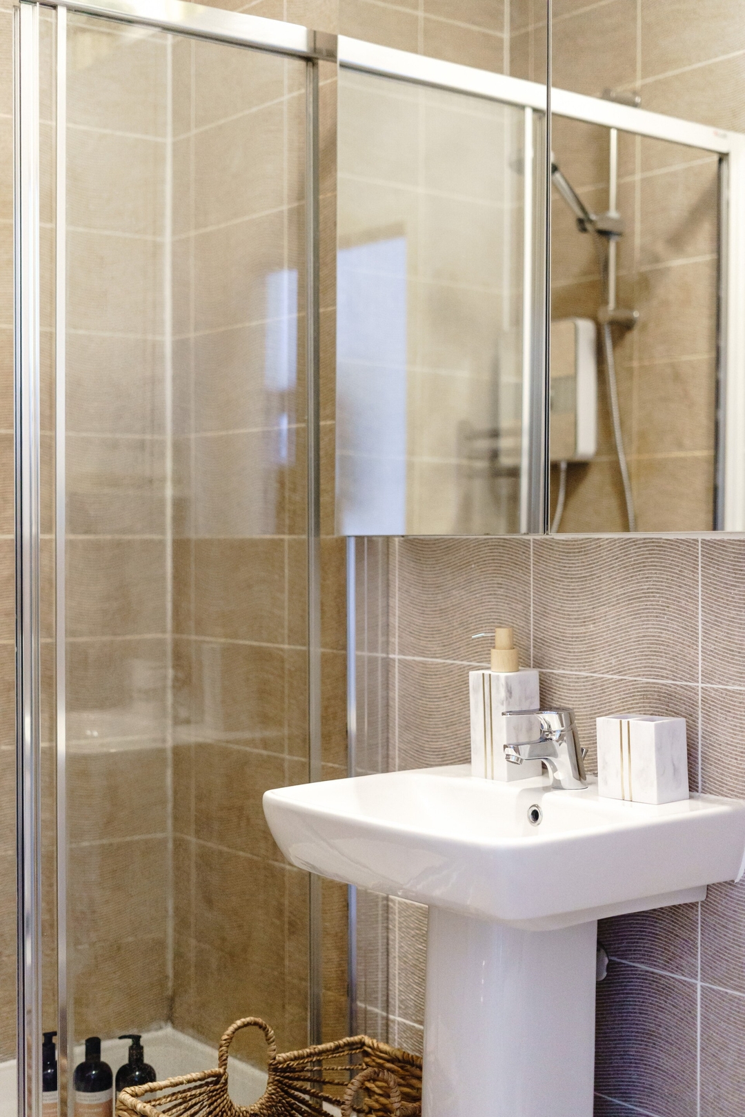 The Riverside Haven – City Centre + Parking in Bathstone Mews NP19 0PY - Property image 51 - VivreStays
