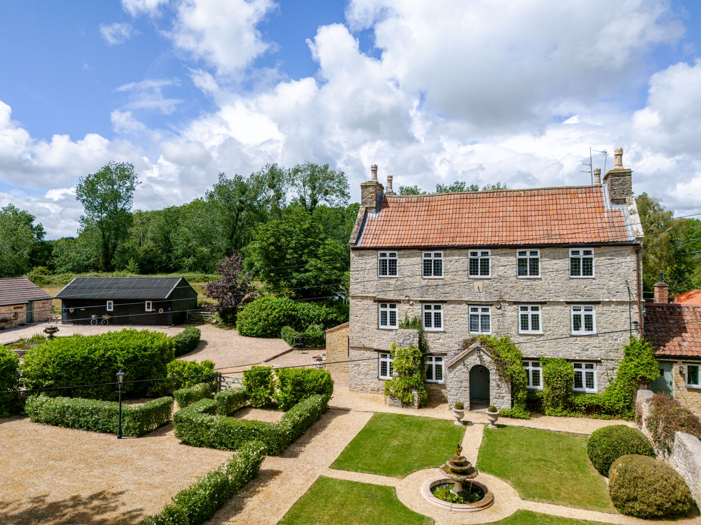 1641 Historic Farmhouse, Sleeps 16 · Bath/bristol - ブリストル