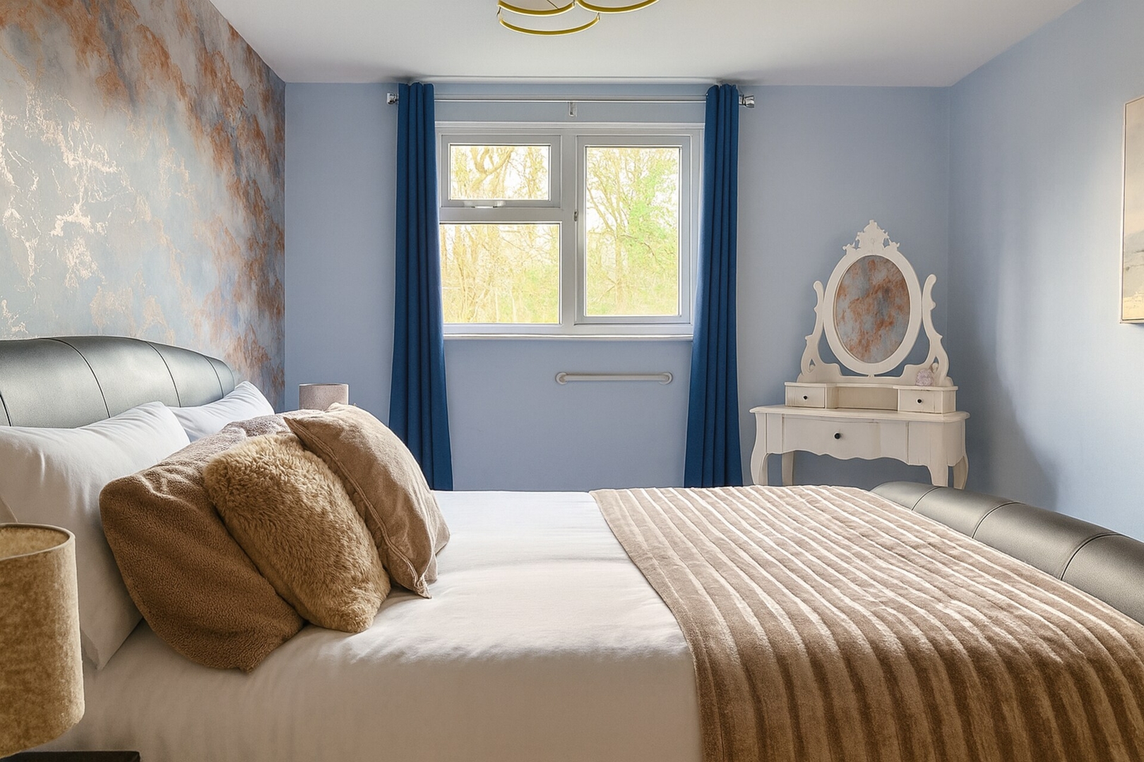 Comfortable Two-Bedroom Home in St. Dials, Cwmbran in 25 Ellwood Path NP44 4RD - Property image 3 - VivreStays