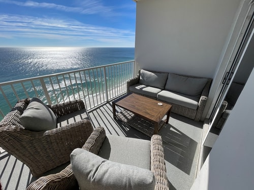 18th-Floor Beachfront 3BR Condo
