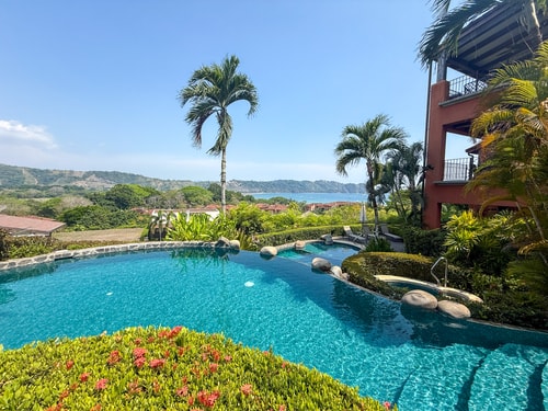 Luxury 3BR Condo at Los Sueños Montebello