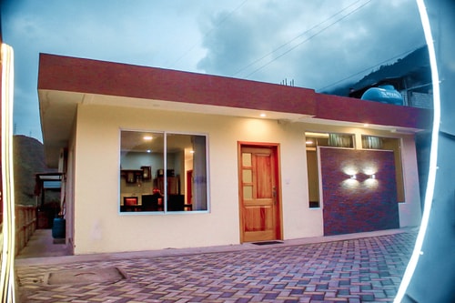 3D/2B House with Views & Jacuzzi - Baños de Agua Santa 0 BUHO Property