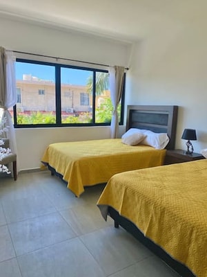 Depa 204 con alberca, 4 cuadras de la playa