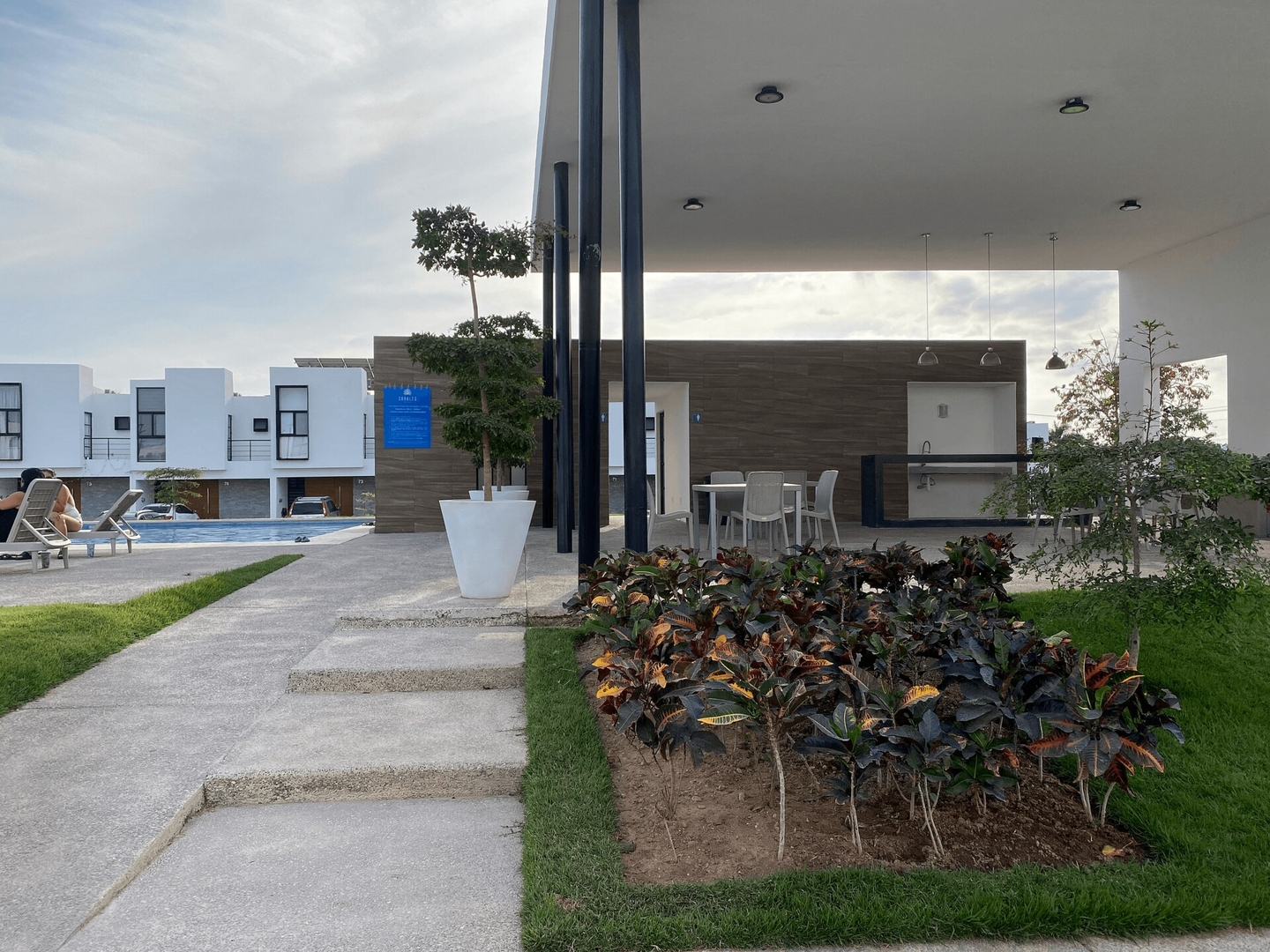 Modern with Pool and Security | in Mezcales 35 VIDA CORAL
