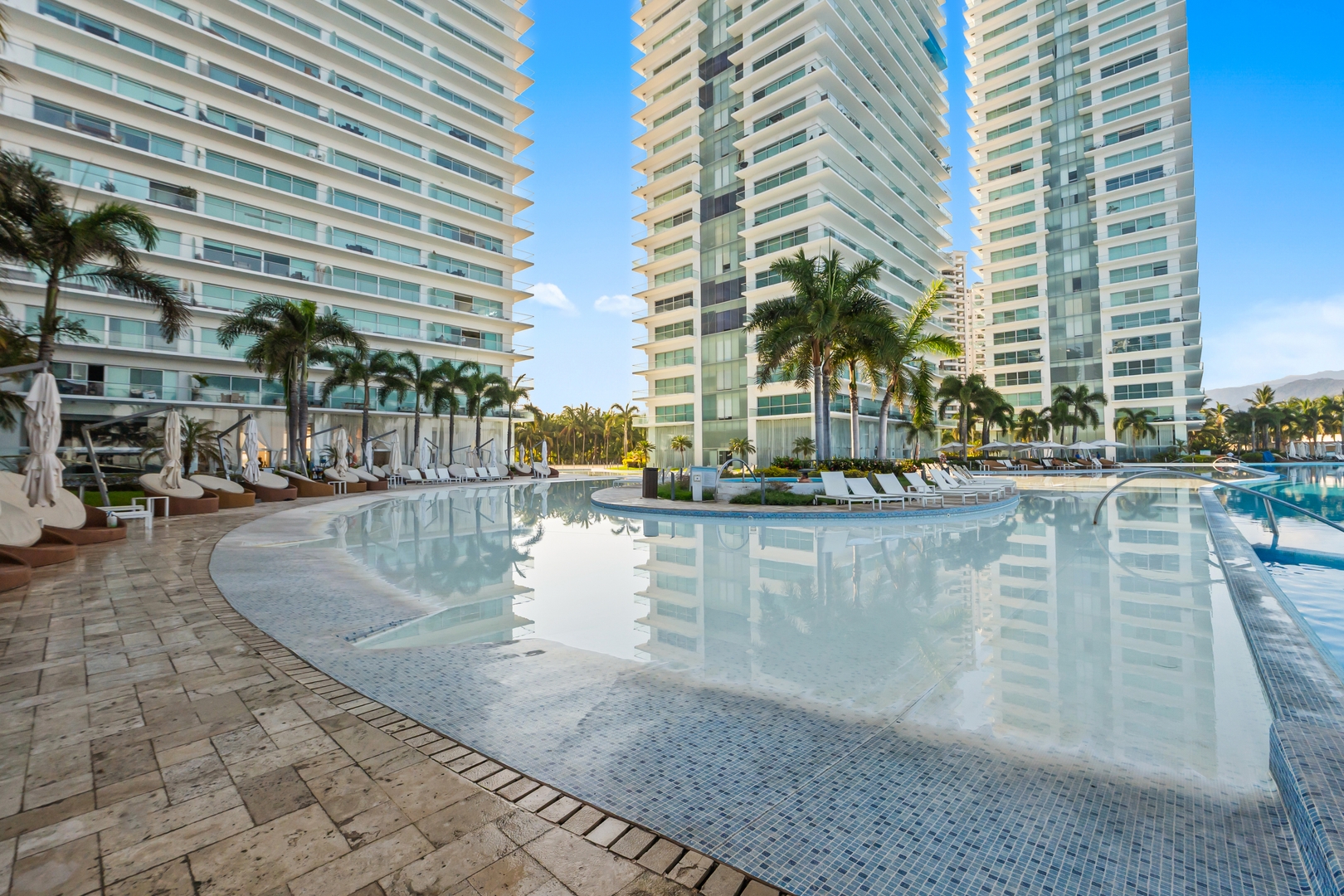 Your Perfect Beach Getaway: Pool & Ocean View 23 VIDA CORAL