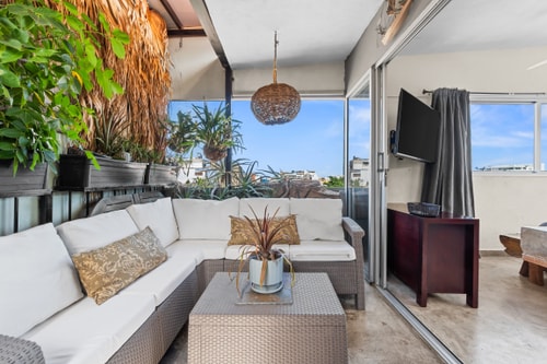 Charming Studio just a Few Blocks from the Beach