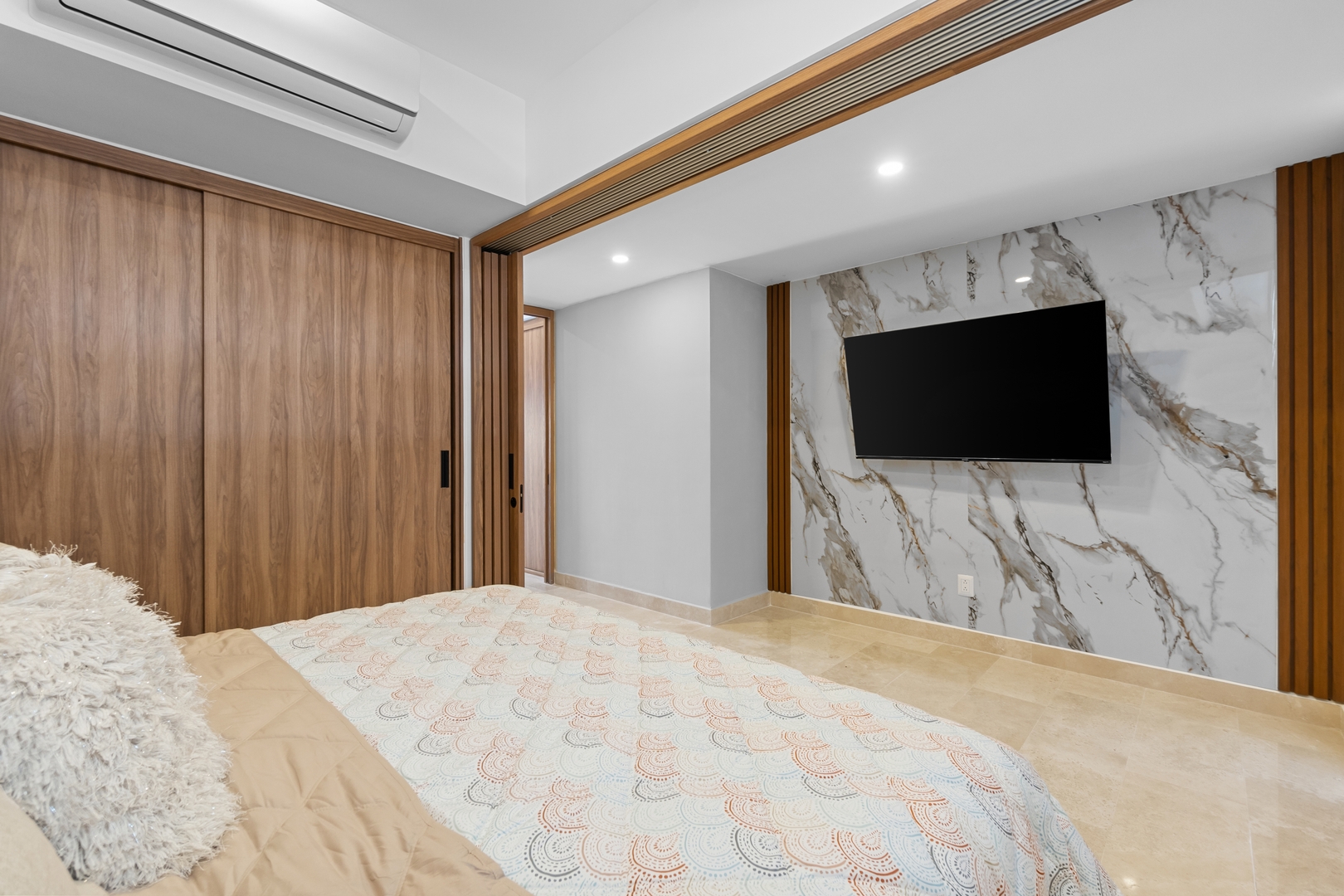 Harbor 604N | Ocean View & Shared Rooftop 9 VIDA CORAL