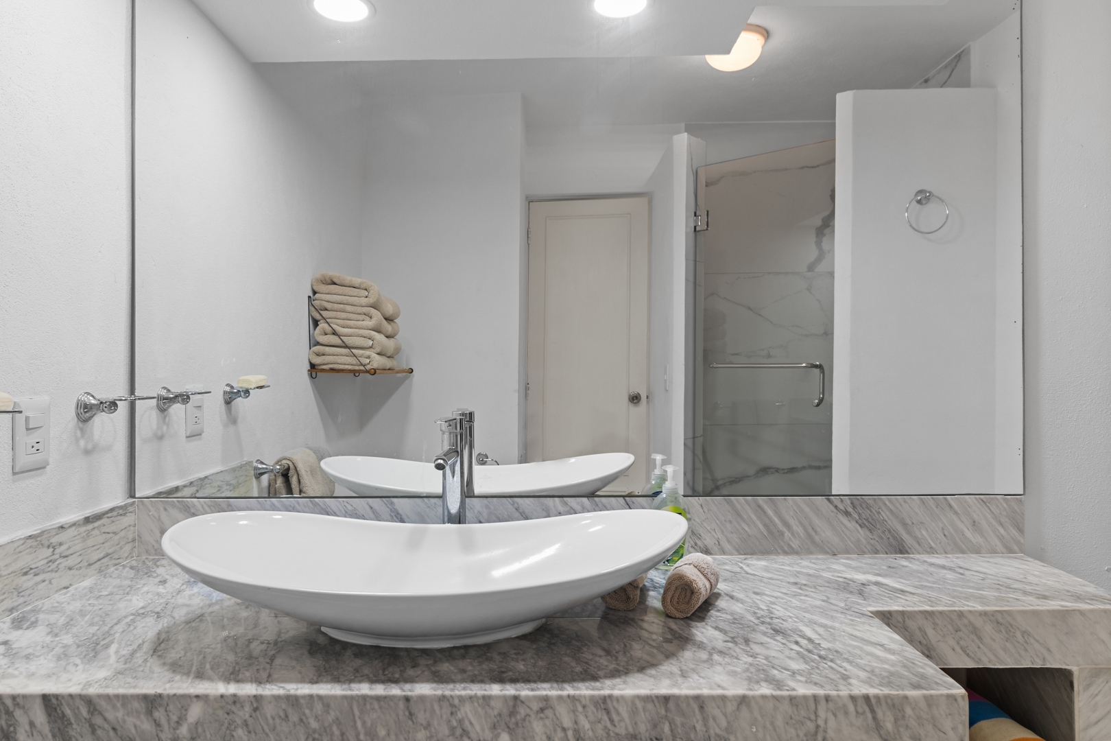 Beachfront condo, oasis of tranquility 48 VIDA CORAL