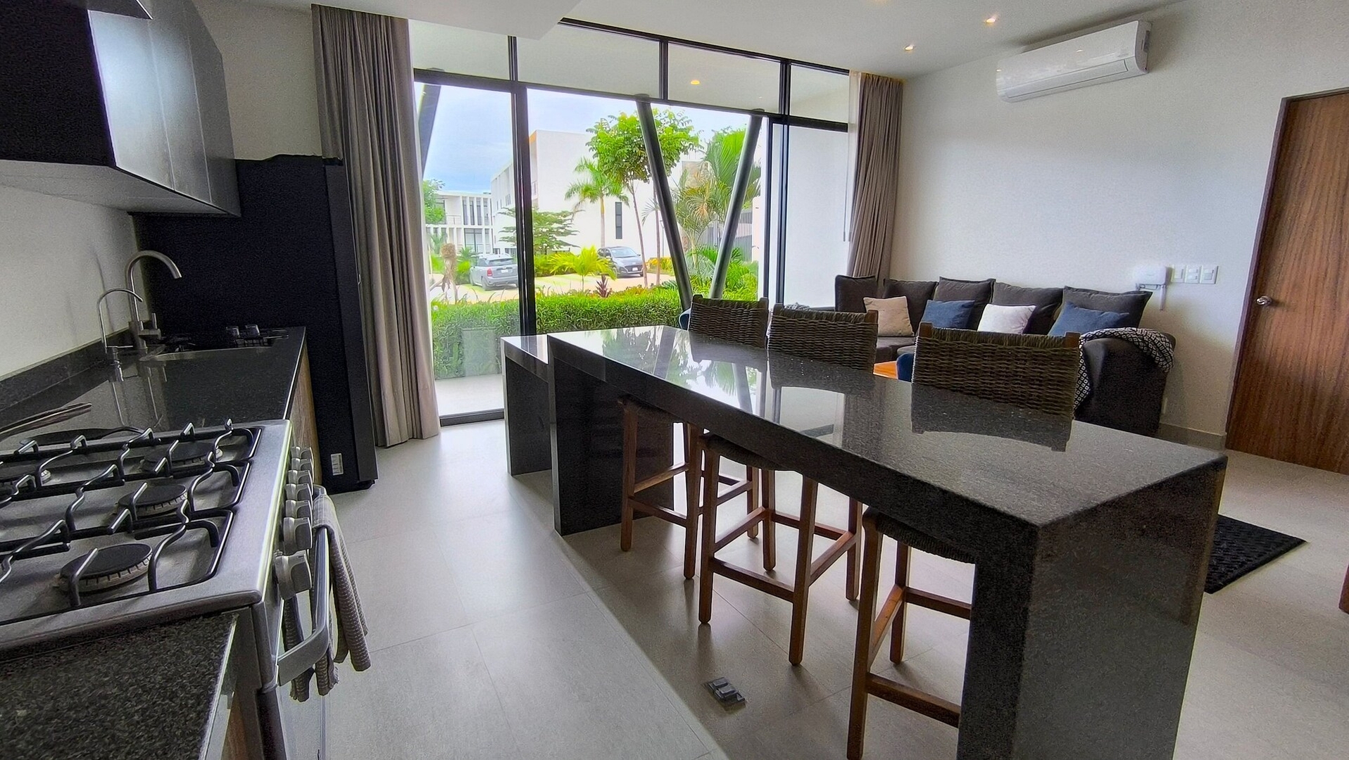 "Modern Style in Mezcales: Minutes from the Beach" 35 VIDA CORAL