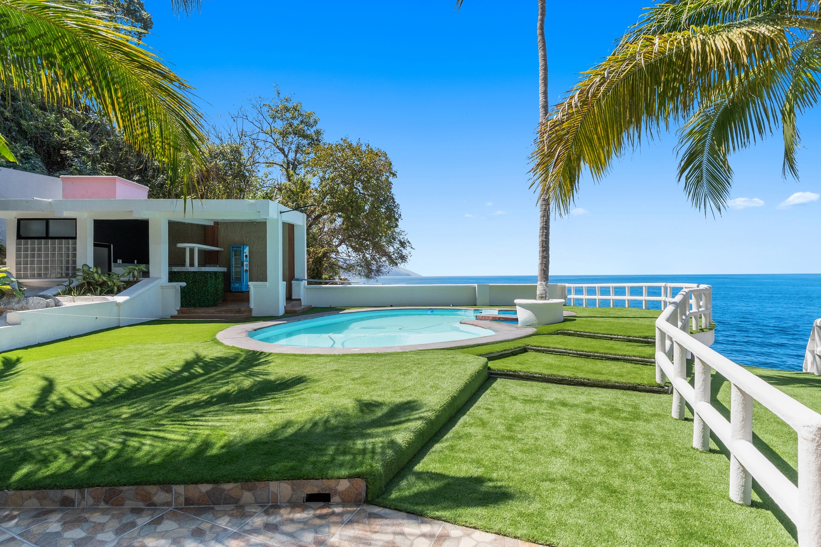With sea views / View Next to the Oxxo viewpoint 30 VIDA CORAL