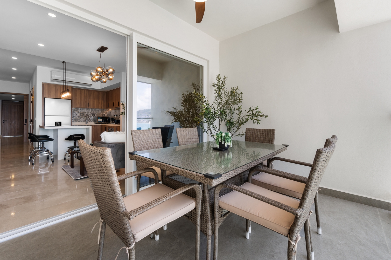Harbor 604N | Ocean View & Shared Rooftop 18 VIDA CORAL