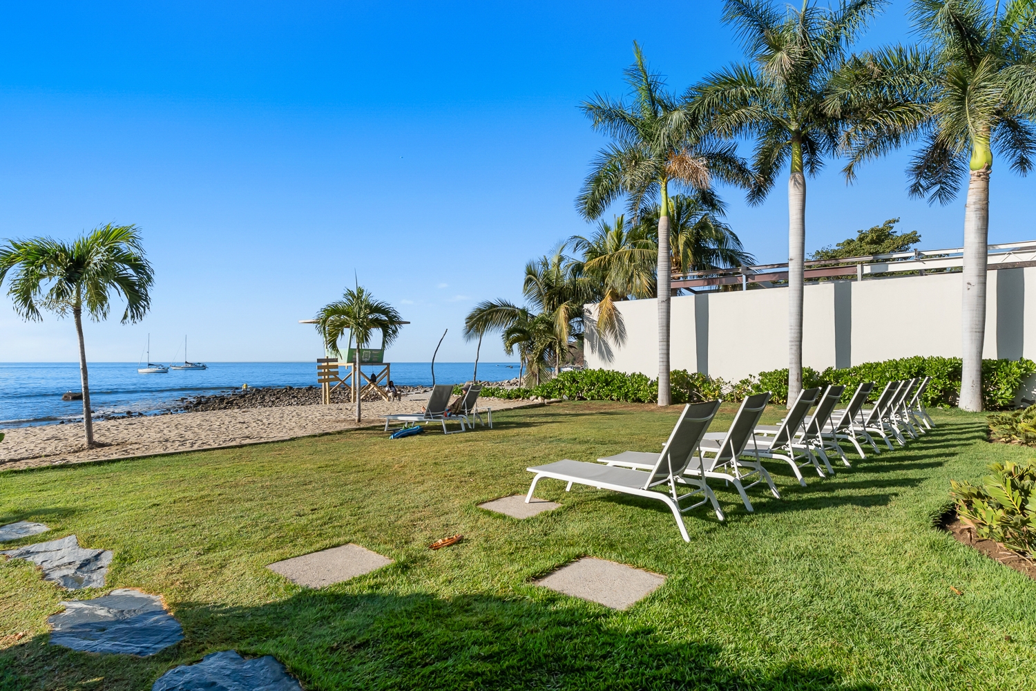 Zantamar Studio | Balcony & Shared Pool 18 VIDA CORAL