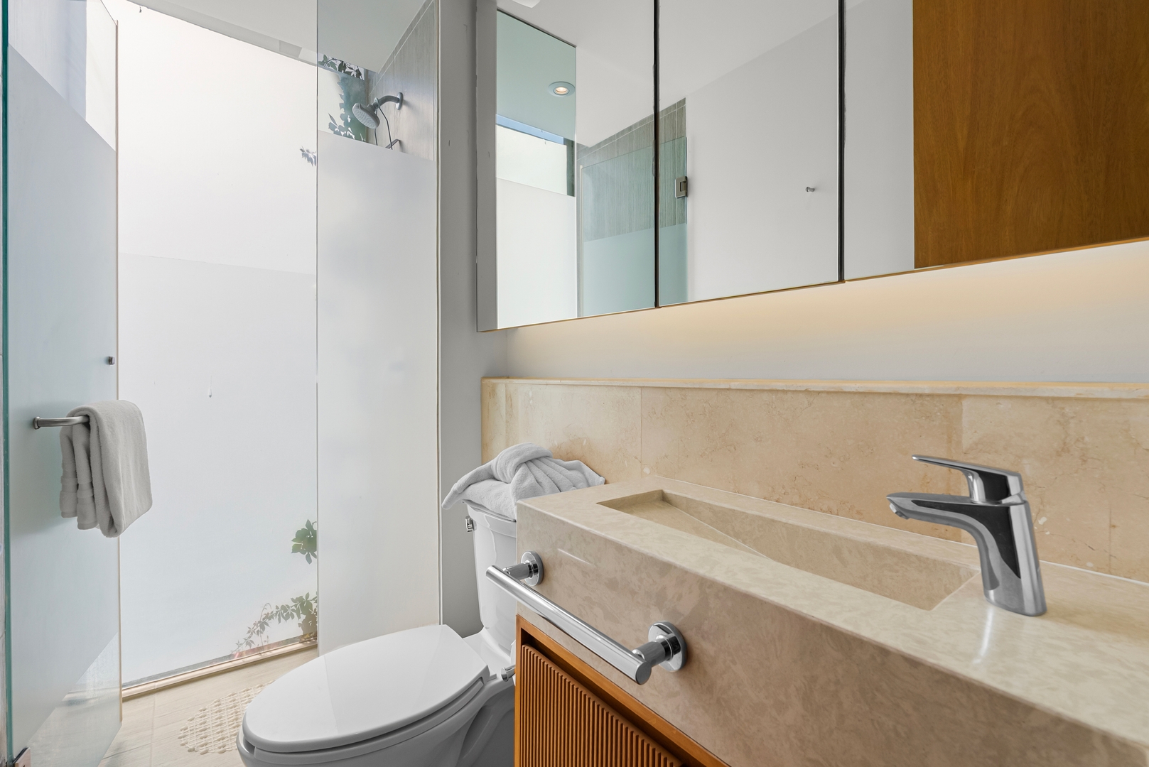 Zantamar Studio | Balcony & Shared Pool 9 VIDA CORAL