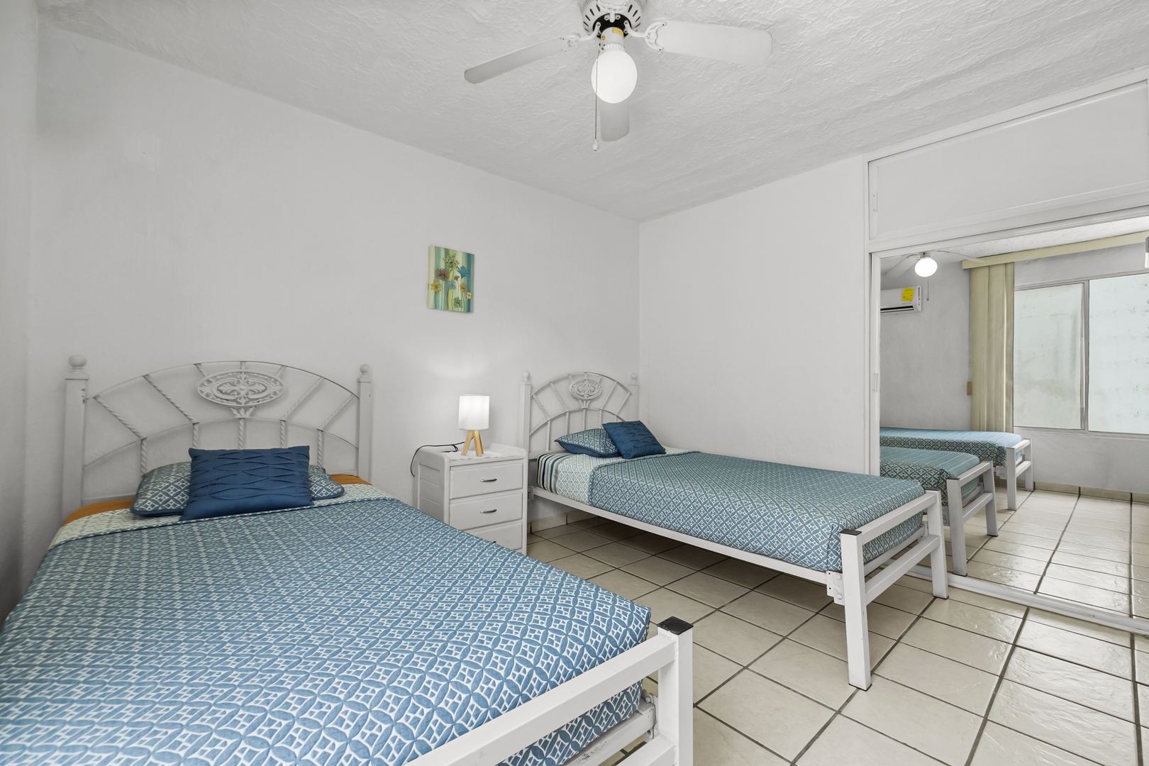 La Marina | 2 Bedrooms, King Bed & Shared Pool 6 VIDA CORAL