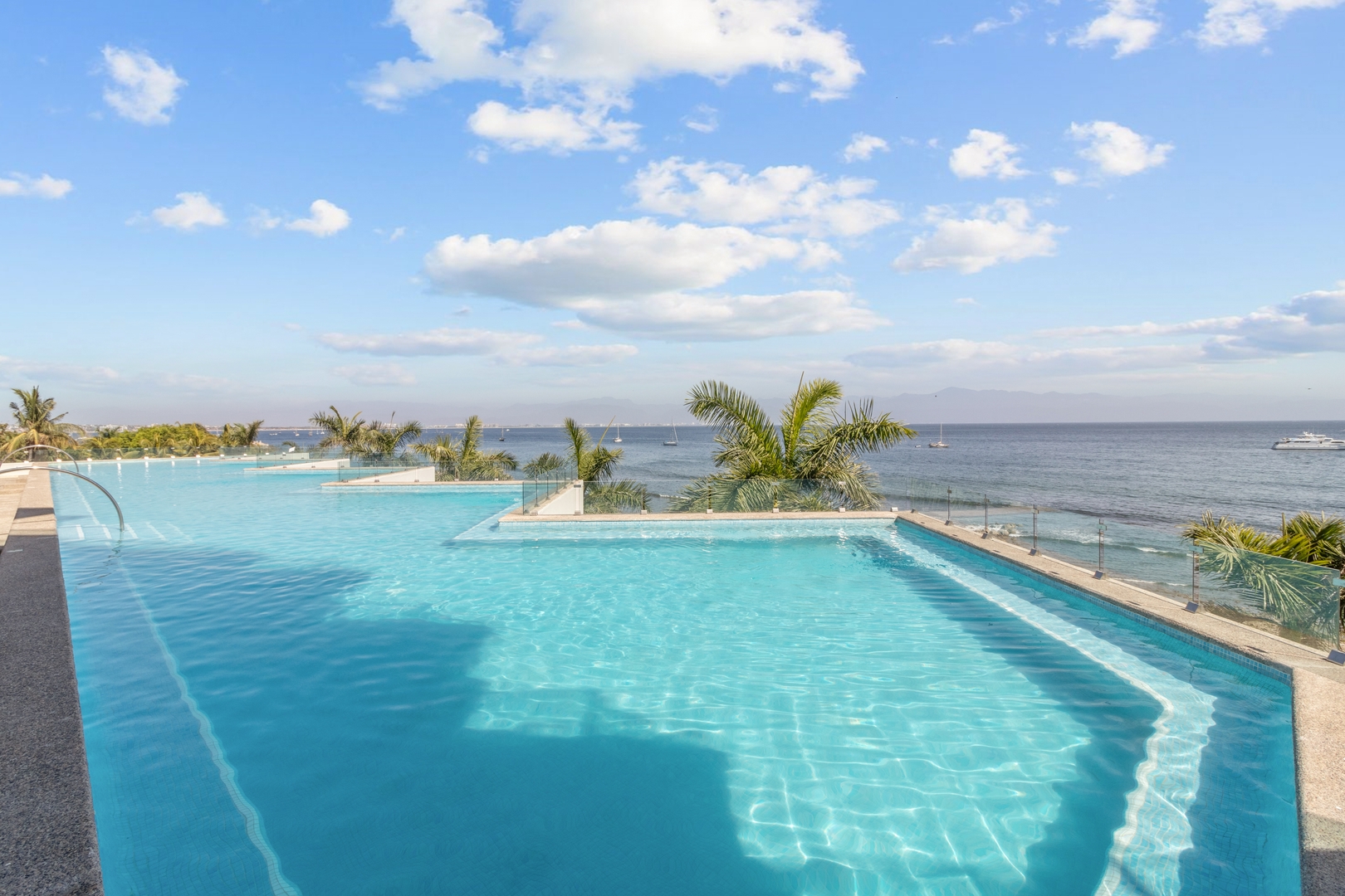 Relaxing Oceanfront Getaway with Balcony 63 VIDA CORAL