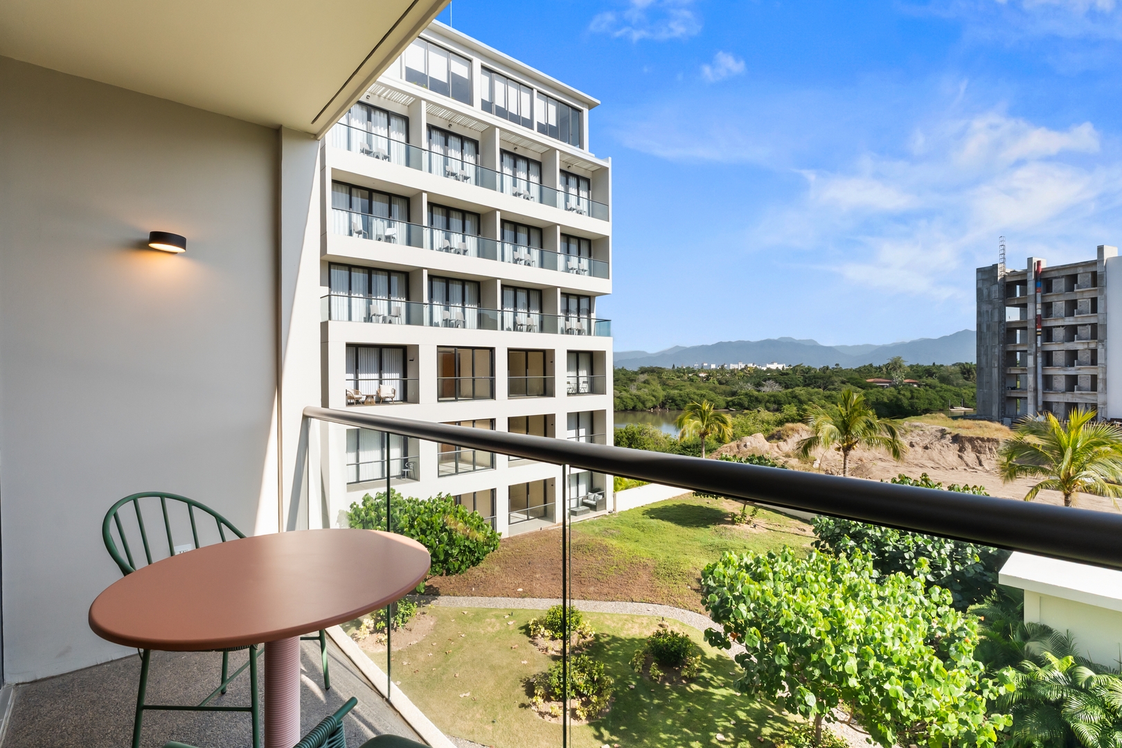 Bright studio at Hotel Mio with pool 14 VIDA CORAL