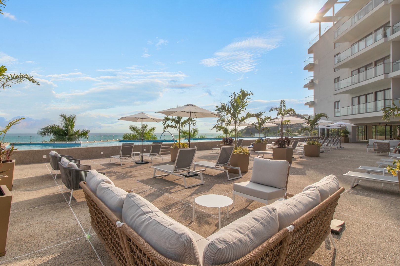 Relaxing Oceanfront Getaway with Balcony 52 VIDA CORAL