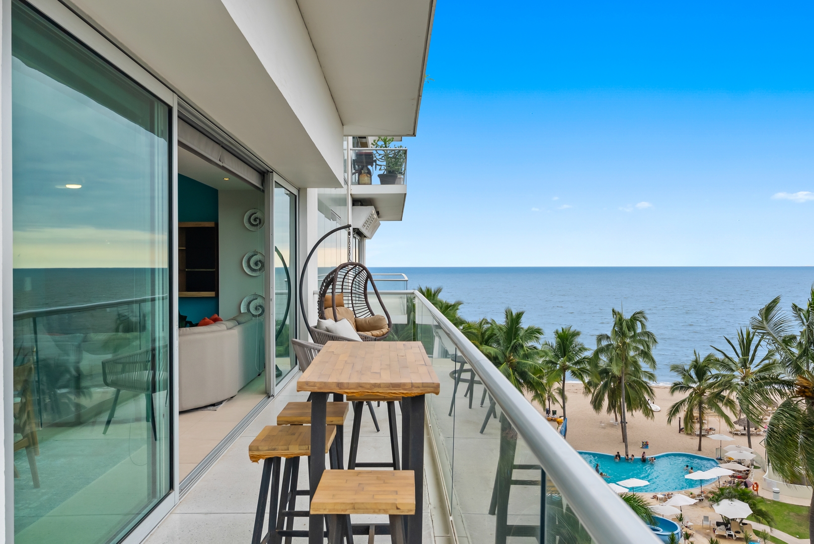Oceanfront Family Haven 12 VIDA CORAL