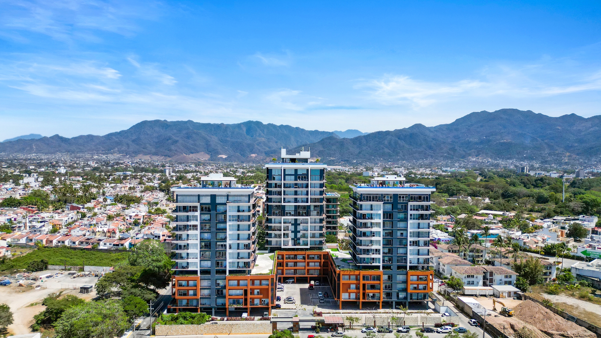 Double-height loft in Zoho Skies | Rooftop pool 40 VIDA CORAL