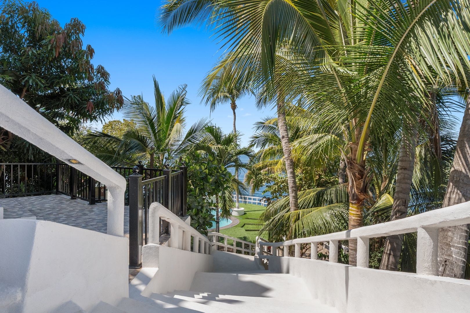 With sea views / View Next to the Oxxo viewpoint 29 VIDA CORAL