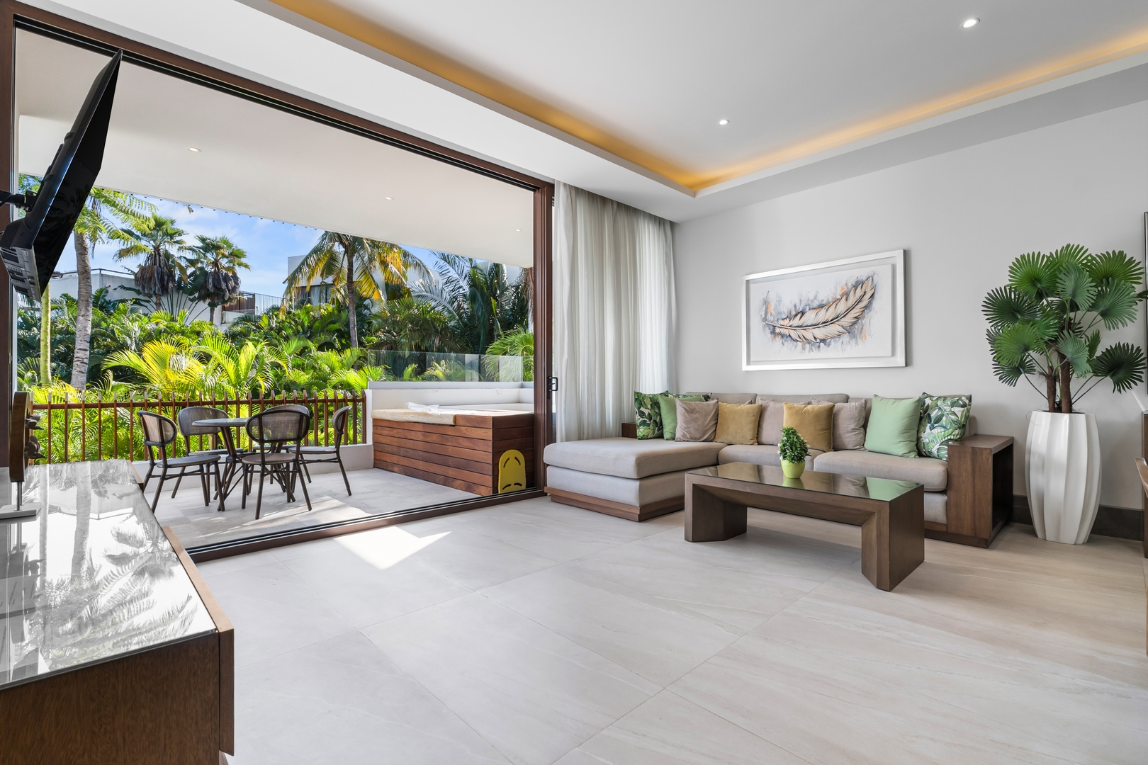 Your Quiet Corner with Pool and Relaxing Spaces 5 VIDA CORAL