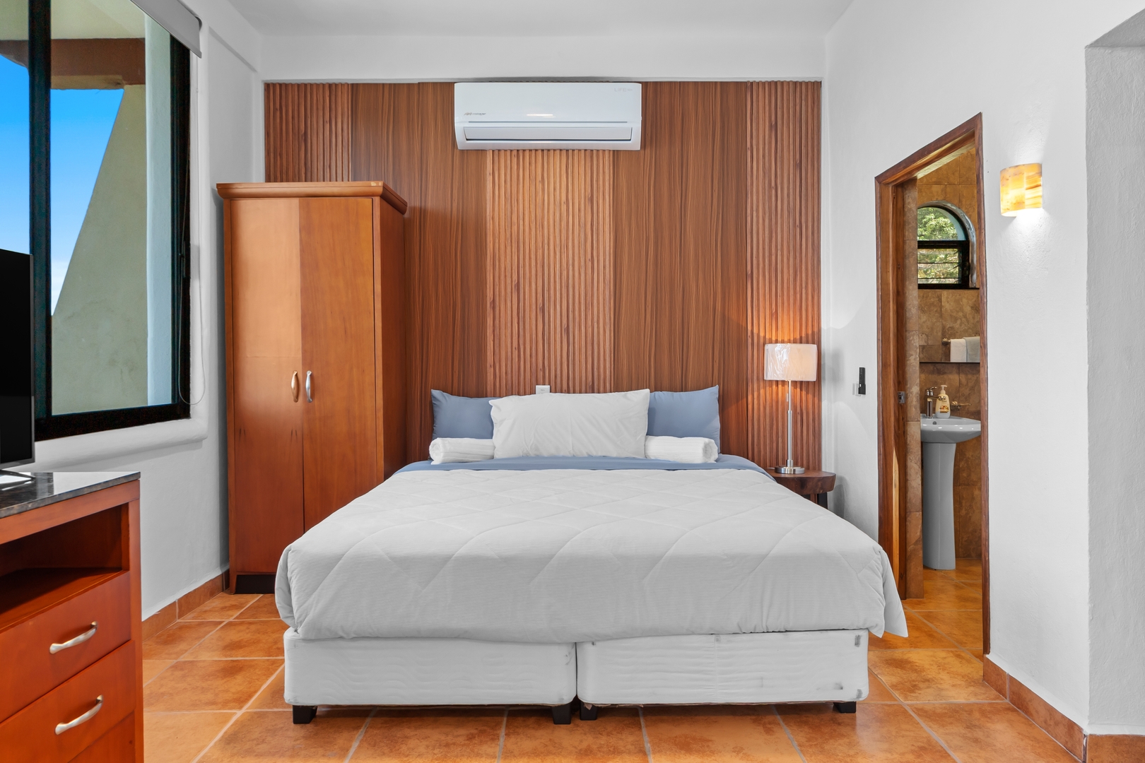 Ocean-View Studio | King Bed & Private Balcony 13 VIDA CORAL