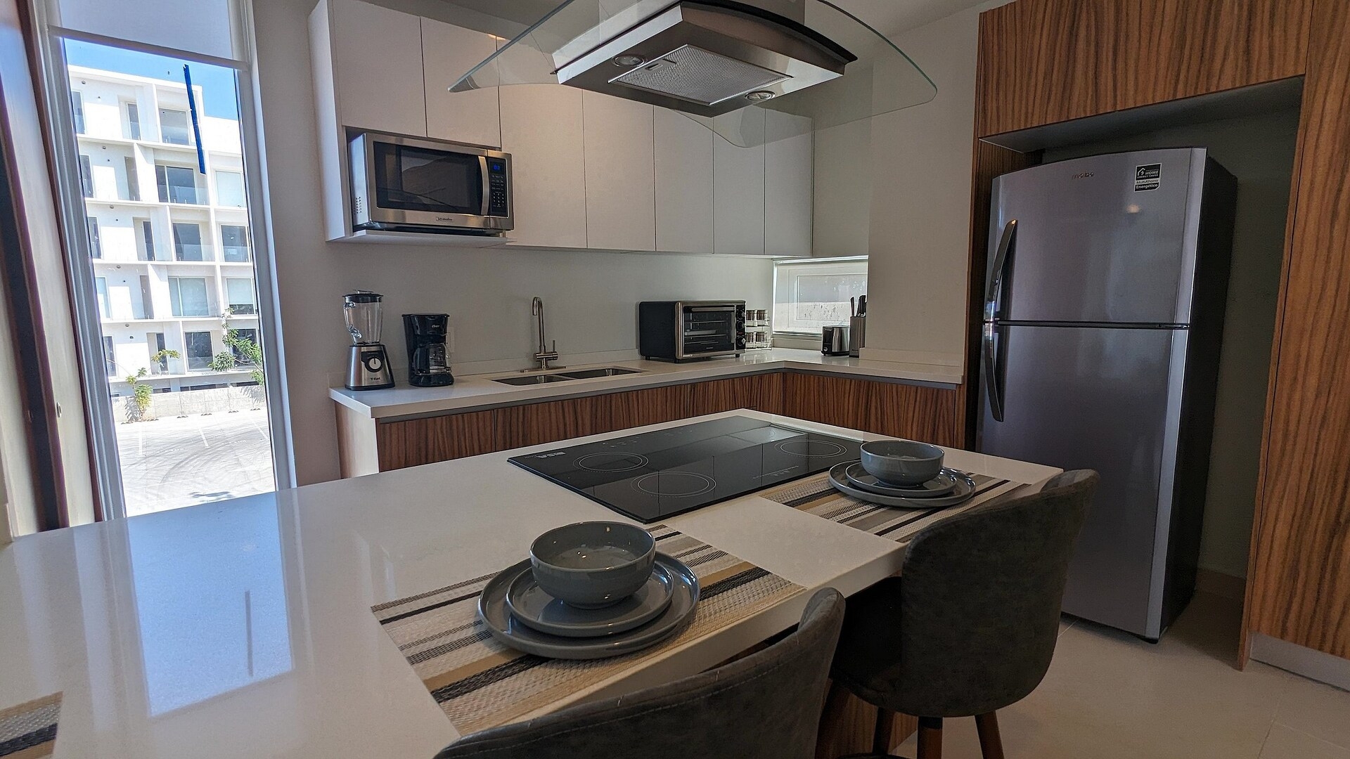 Modern retreat with pools and nature 17 VIDA CORAL