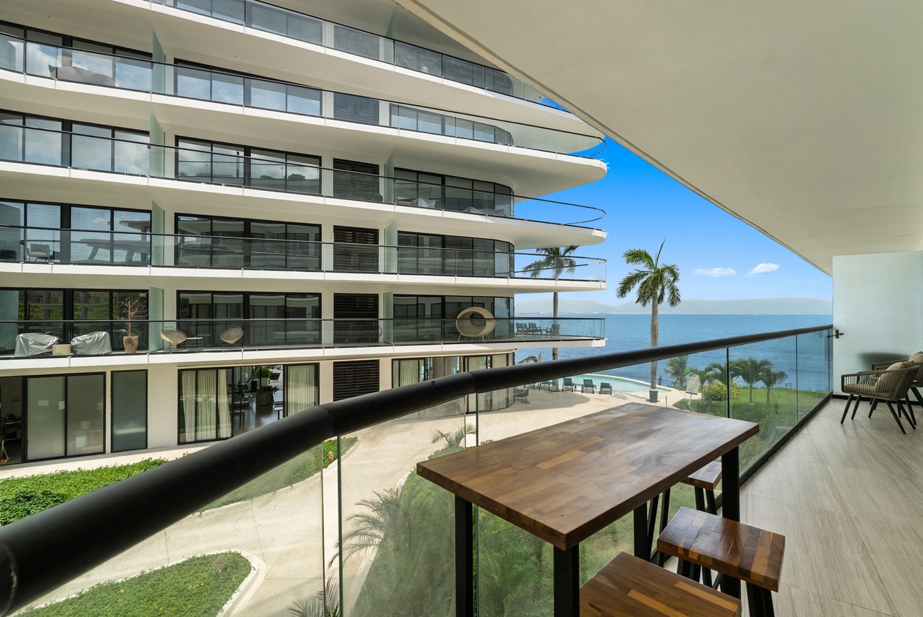 Ocean View & Beach Access | 2 Bedrooms 24 VIDA CORAL