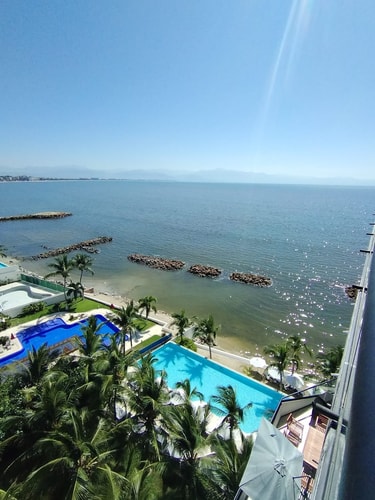 PH 2 Bedrooms and Complete Oceanfront View.