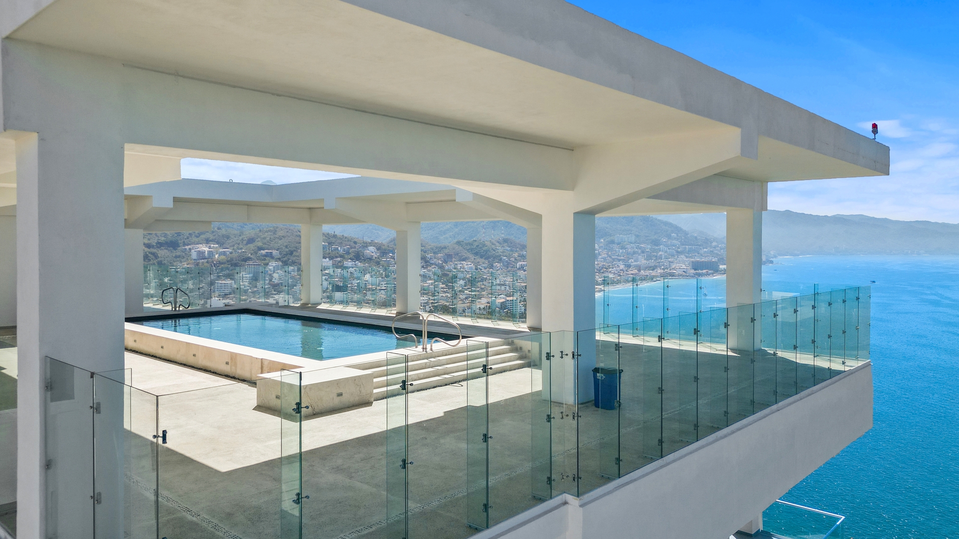 Harbor 604N | Ocean View & Shared Rooftop 23 VIDA CORAL