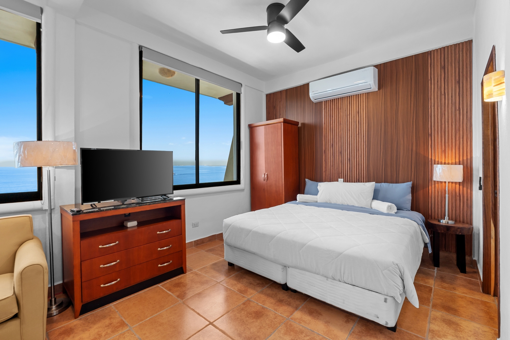 Ocean-View Studio | King Bed & Private Balcony 14 VIDA CORAL