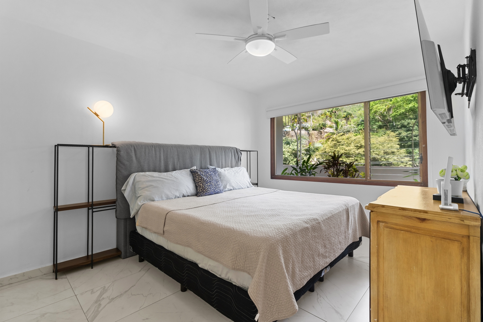 Beachfront condo, oasis of tranquility 42 VIDA CORAL