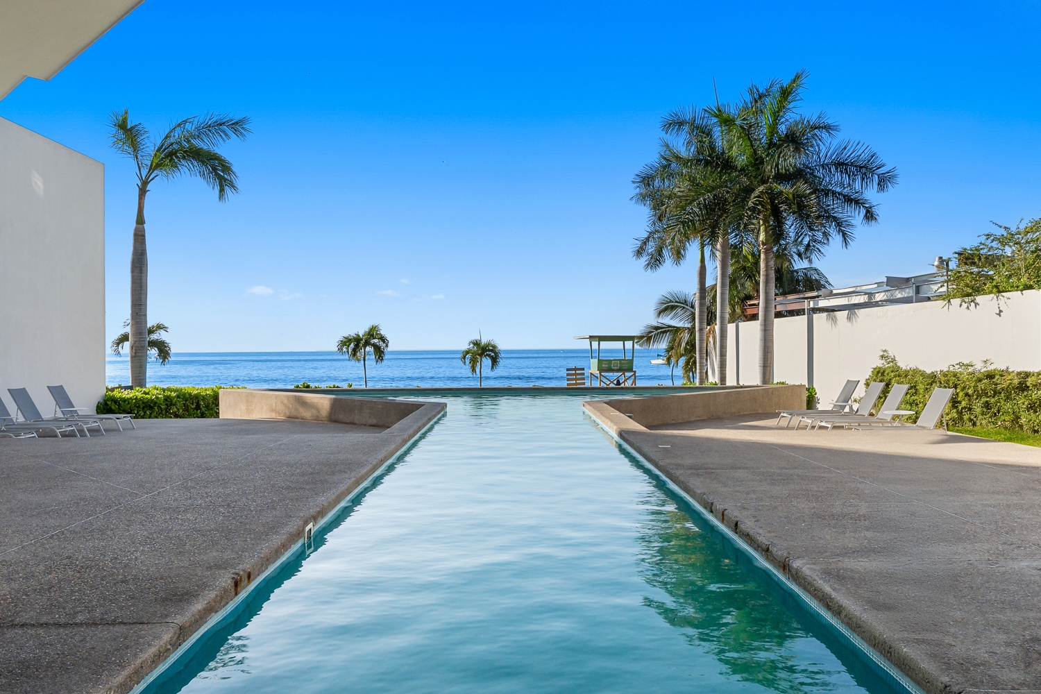 Zantamar Studio | Balcony & Shared Pool 22 VIDA CORAL