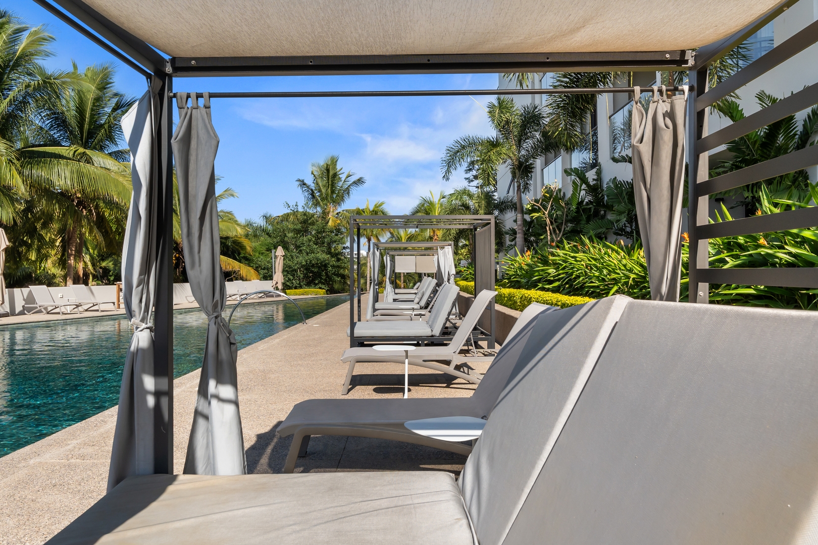 Bright studio at Hotel Mio with pool 22 VIDA CORAL
