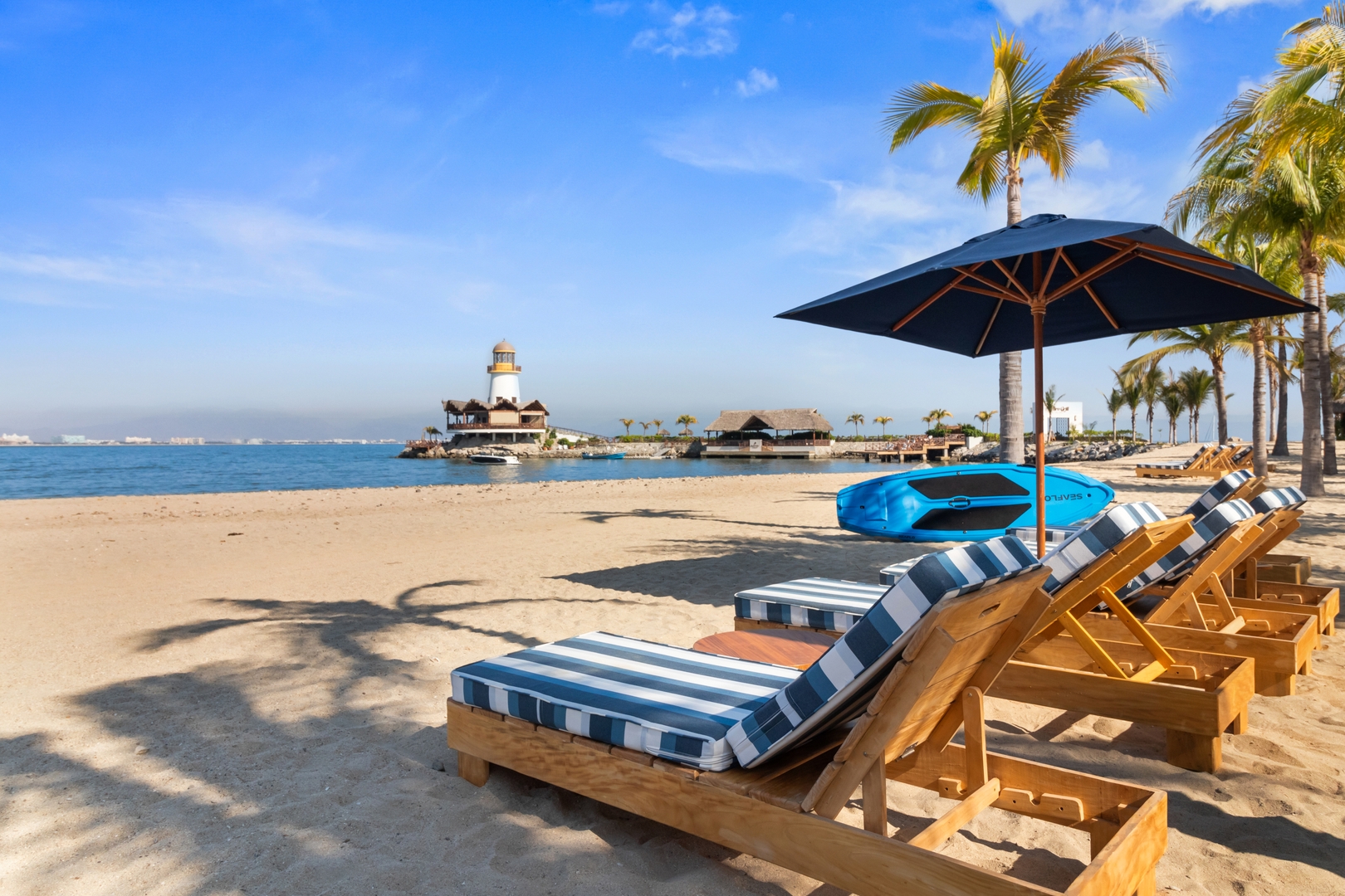 Your Quiet Corner with Pool and Relaxing Spaces 48 VIDA CORAL