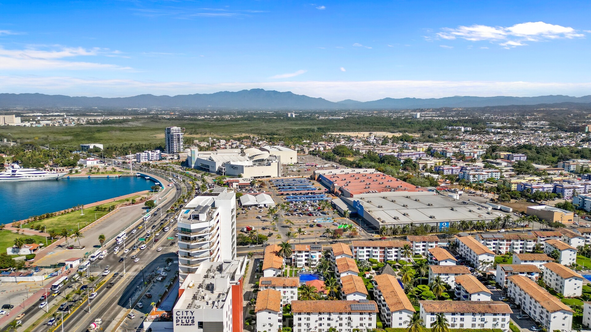 Apartment with pool near the beach in PV 25 VIDA CORAL