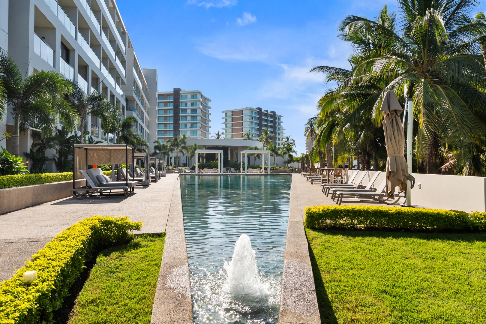 Bright studio at Hotel Mio with pool 24 VIDA CORAL