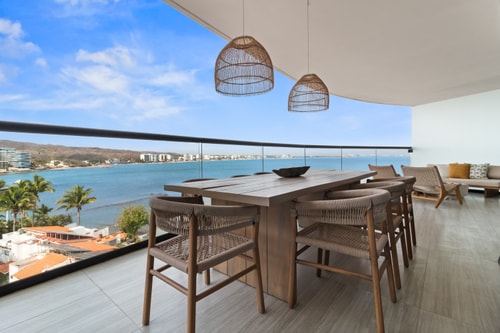 Your Paradise Getaway! Oceanfront condo