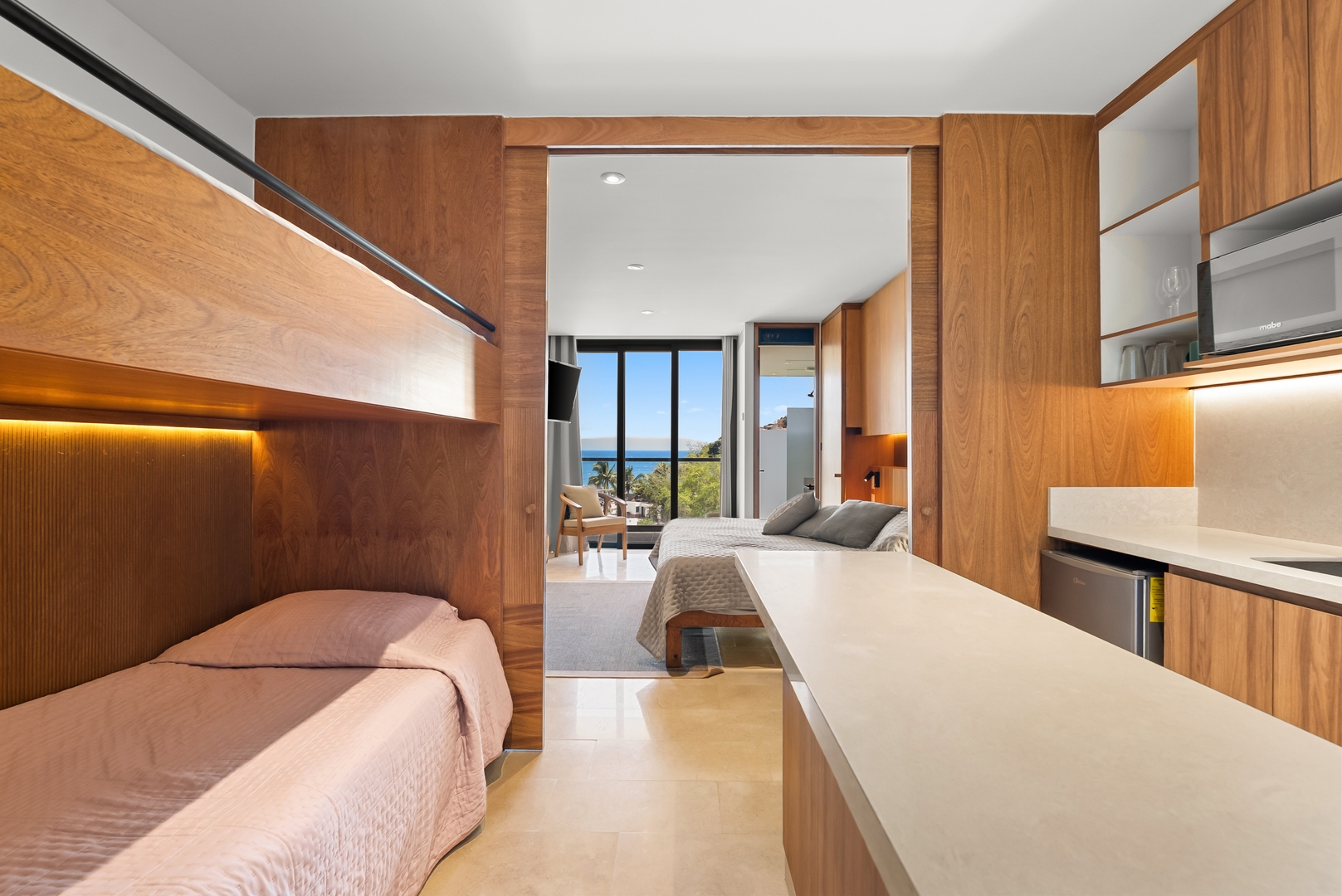 Relaxing Oceanfront Getaway with Balcony 20 VIDA CORAL