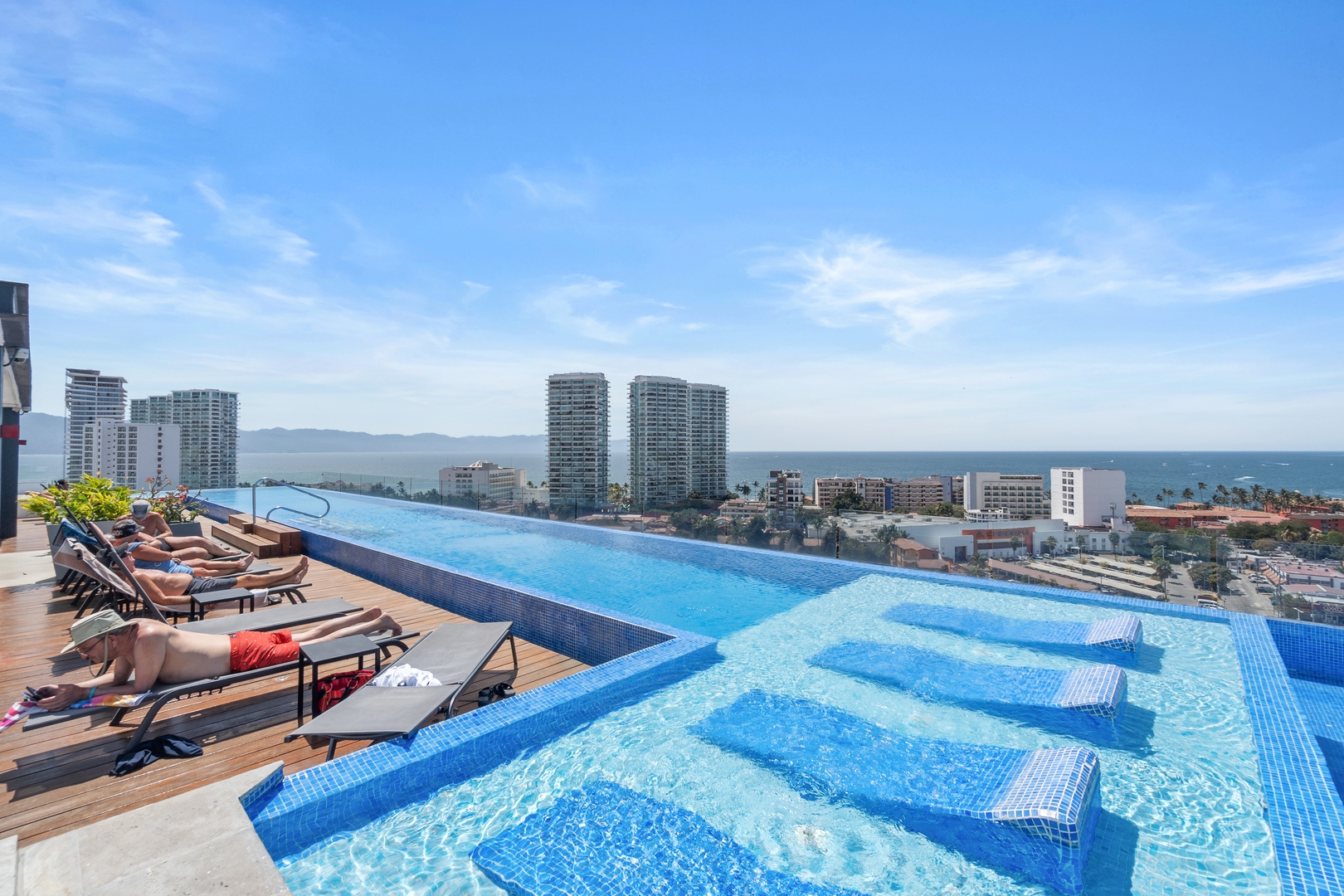 Double-height loft in Zoho Skies | Rooftop pool 39 VIDA CORAL